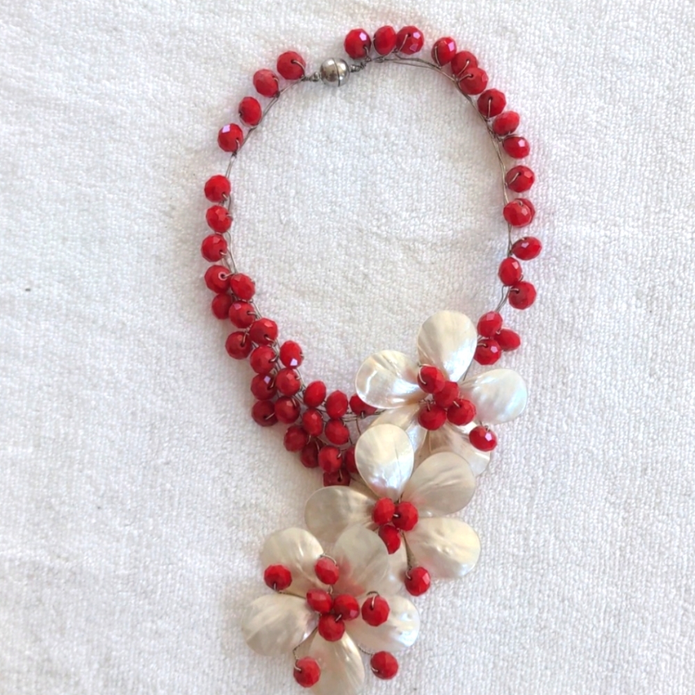 Statement necklace
